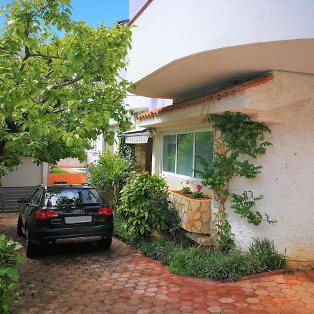 Apartments Bilic With Garden & Swimming Pool - 50M From The Beach Pjescana Uvala Buitenkant foto
