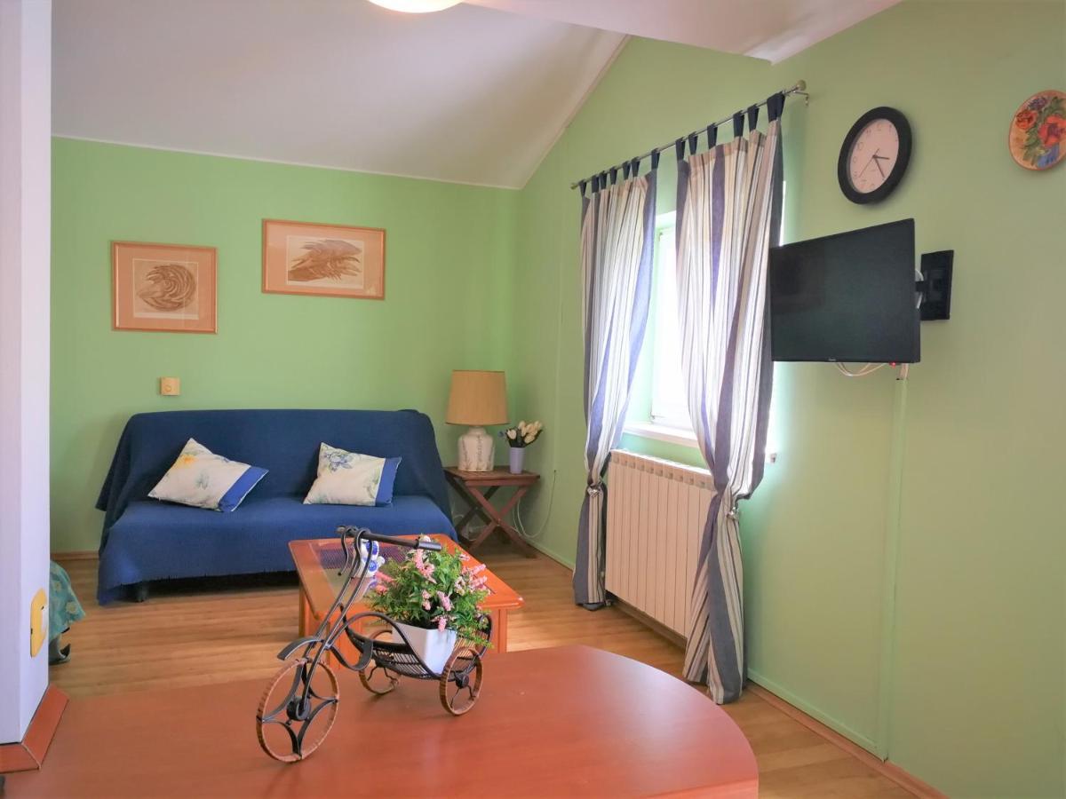 Apartments Bilic With Garden & Swimming Pool - 50M From The Beach Pjescana Uvala Buitenkant foto