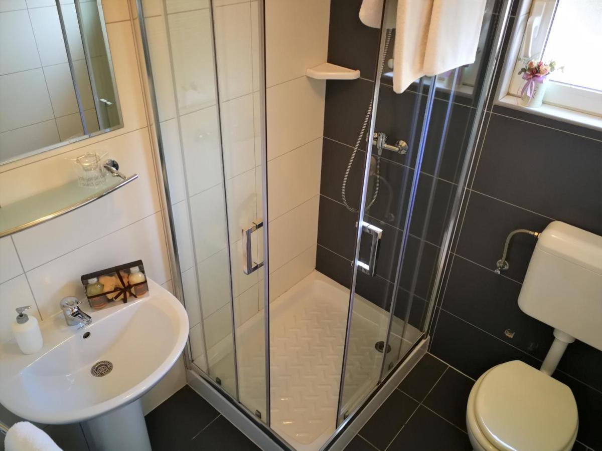 Apartments Bilic With Garden & Swimming Pool - 50M From The Beach Pjescana Uvala Buitenkant foto