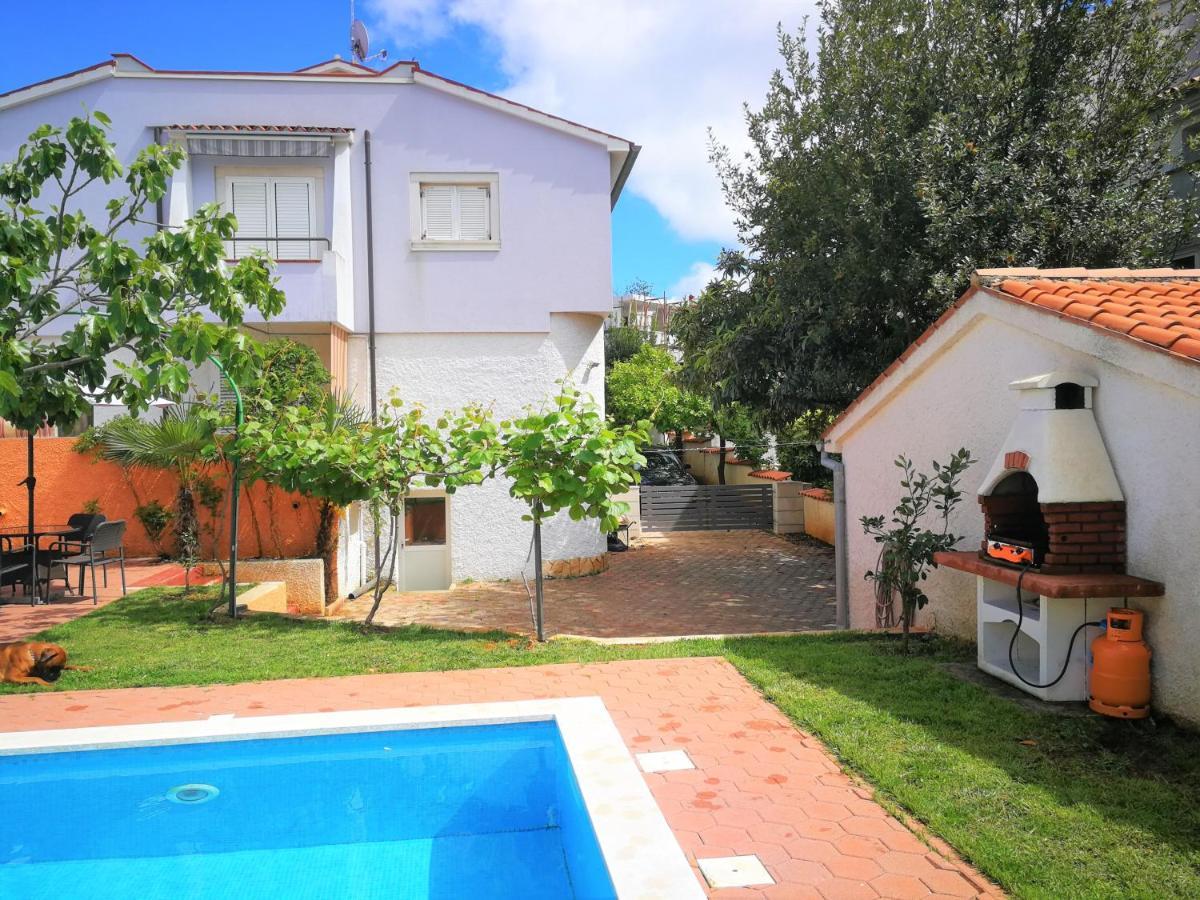 Apartments Bilic With Garden & Swimming Pool - 50M From The Beach Pjescana Uvala Buitenkant foto